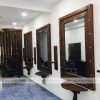 Gương cắt tóc hình vuông màu nâu gỗ cho salon tóc