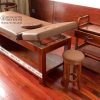 Giường spa, ghế gỗ spa, xe đựng dụng cụ spa màu đỏ gỗ hương