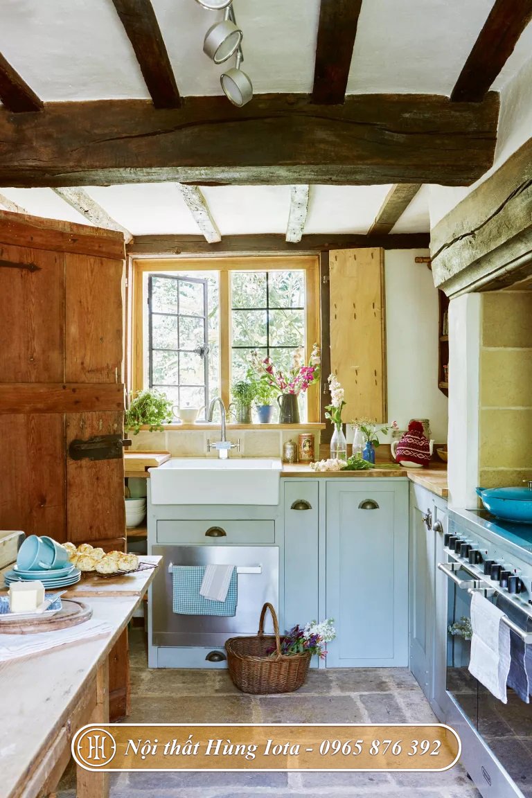 Trang trí bếp ăn gia đình bằng nội thất gỗ tự nhiên 
