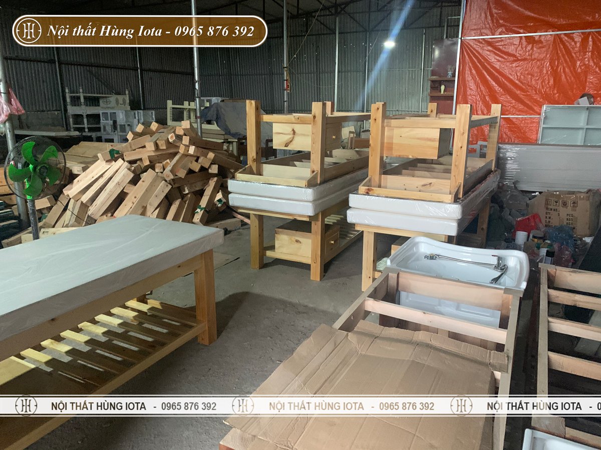 Xưởng sản xuất giường spa gỗ thông giá rẻ 