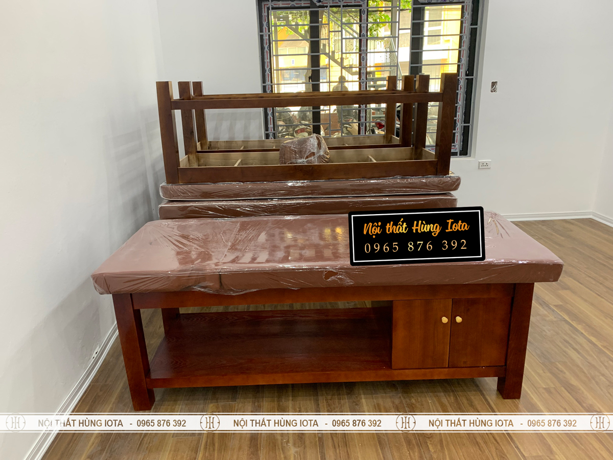 Giường gỗ cao cấp cho phòng khám ở Hà Nội