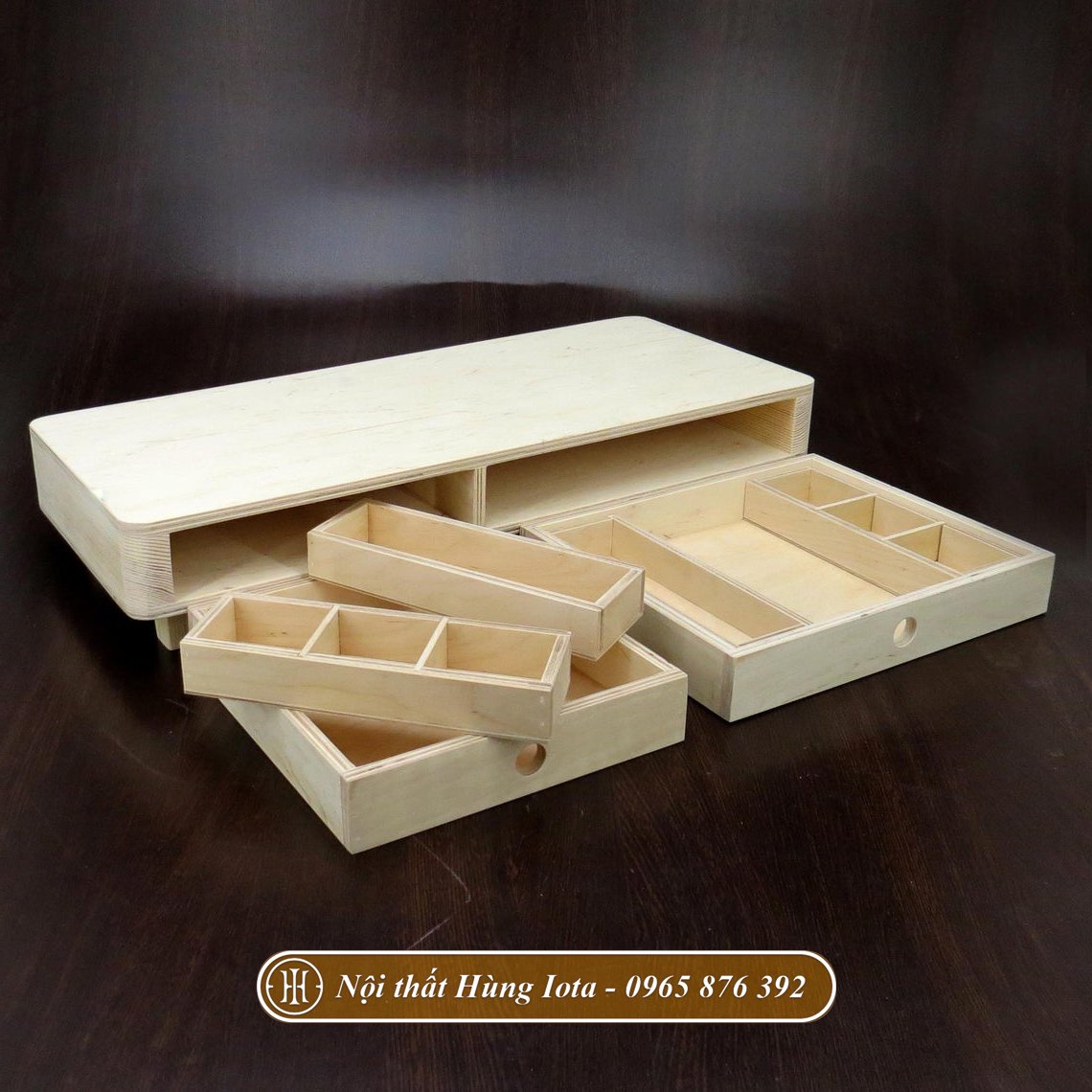 Kệ gỗ thông để bàn có hộc đựng đồ