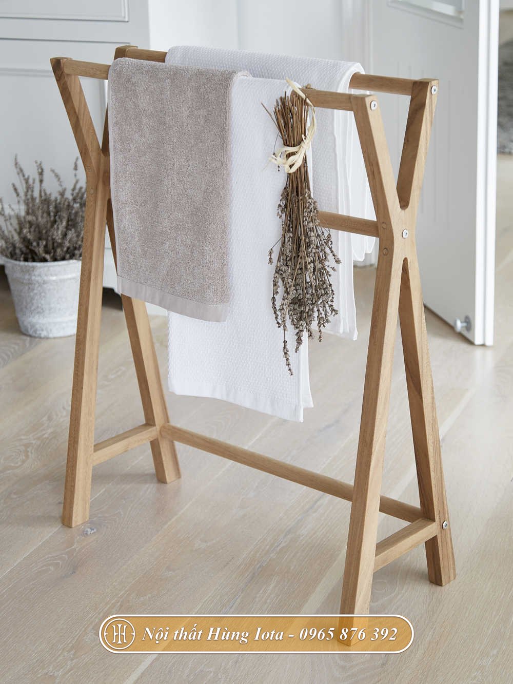 Kệ chữ X treo khăn phòng tắm màu gỗ tự nhiên 