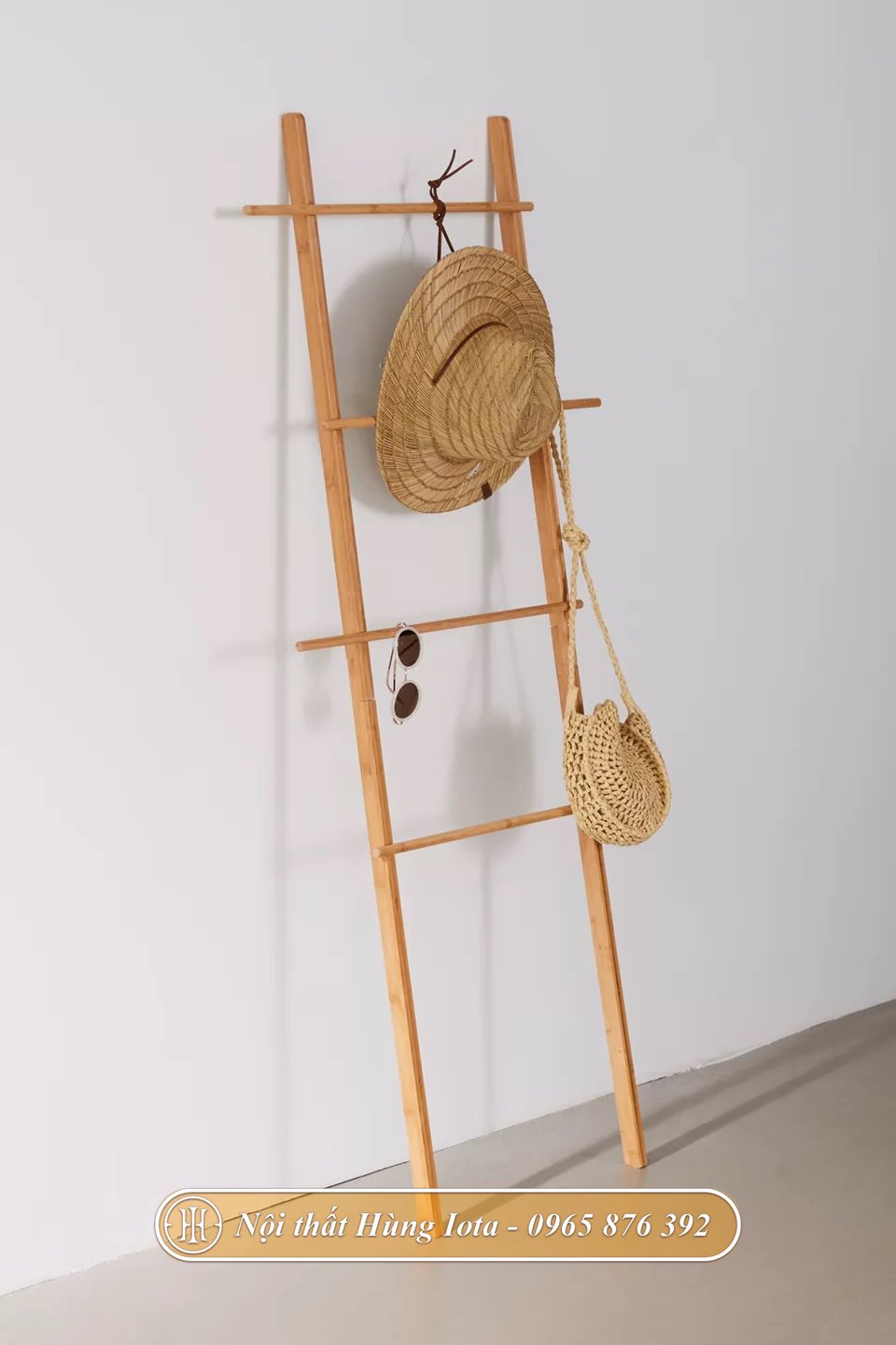 Kệ gỗ treo đồ decor phòng ngủ hình thang đơn giản