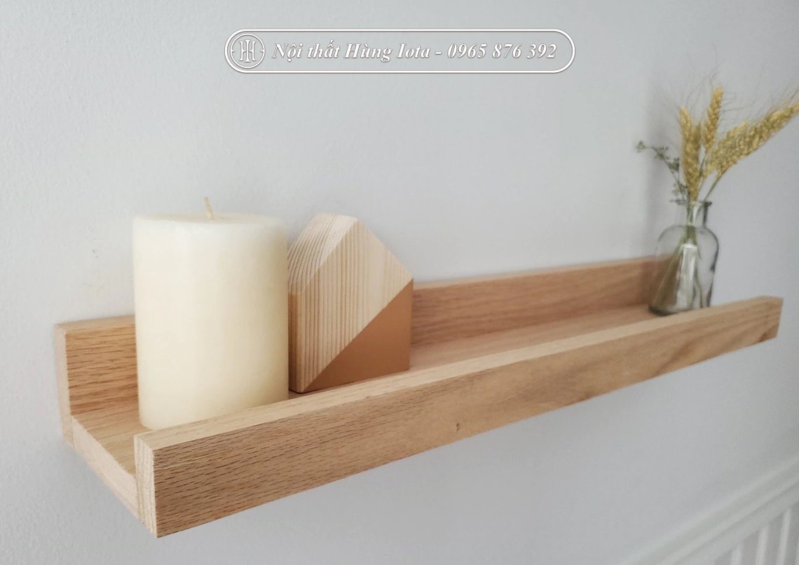 Kệ treo tường đơn giản màu gỗ tự nhiên
