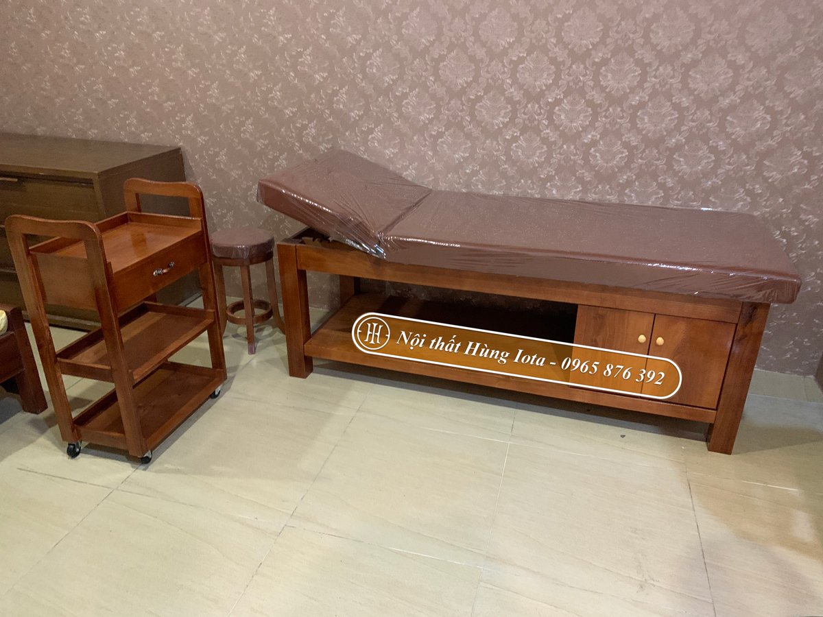 Lắp đặt giường massage body và xe đẩy 3 tầng cho gia đình ở Long Biên