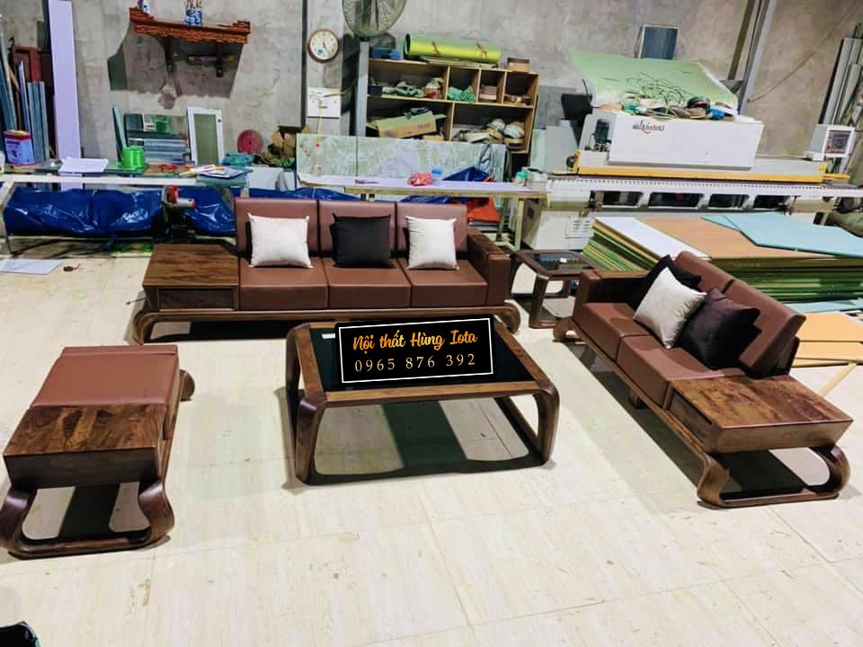 Nhà xưởng sản xuất sofa gỗ óc chó uy tín tại Hà Nội