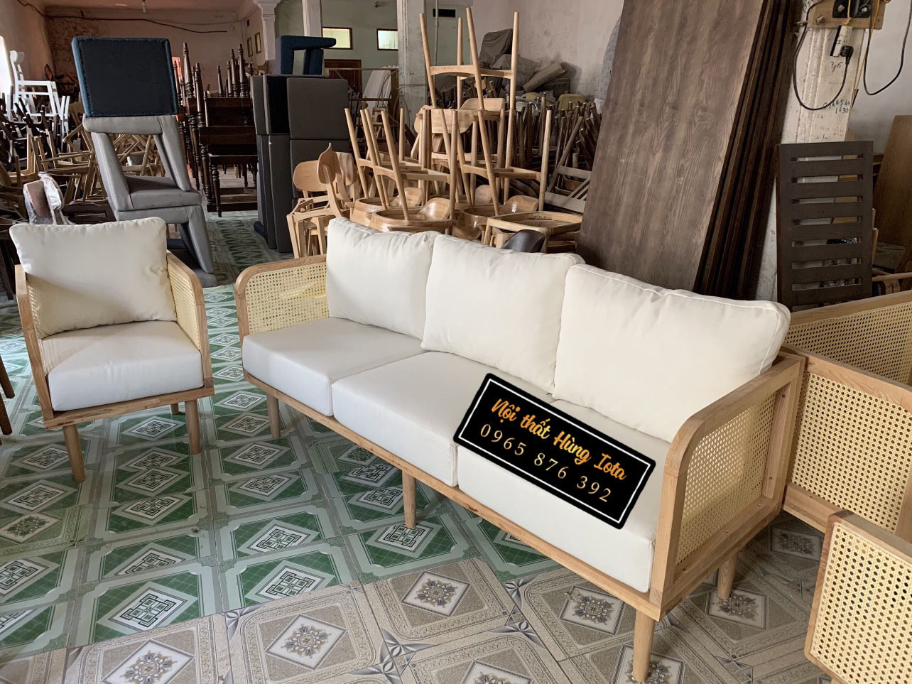 Ghế sofa gỗ tựa tay đan mây cho gia đình, quán cafe, trà sữa thanh lịch