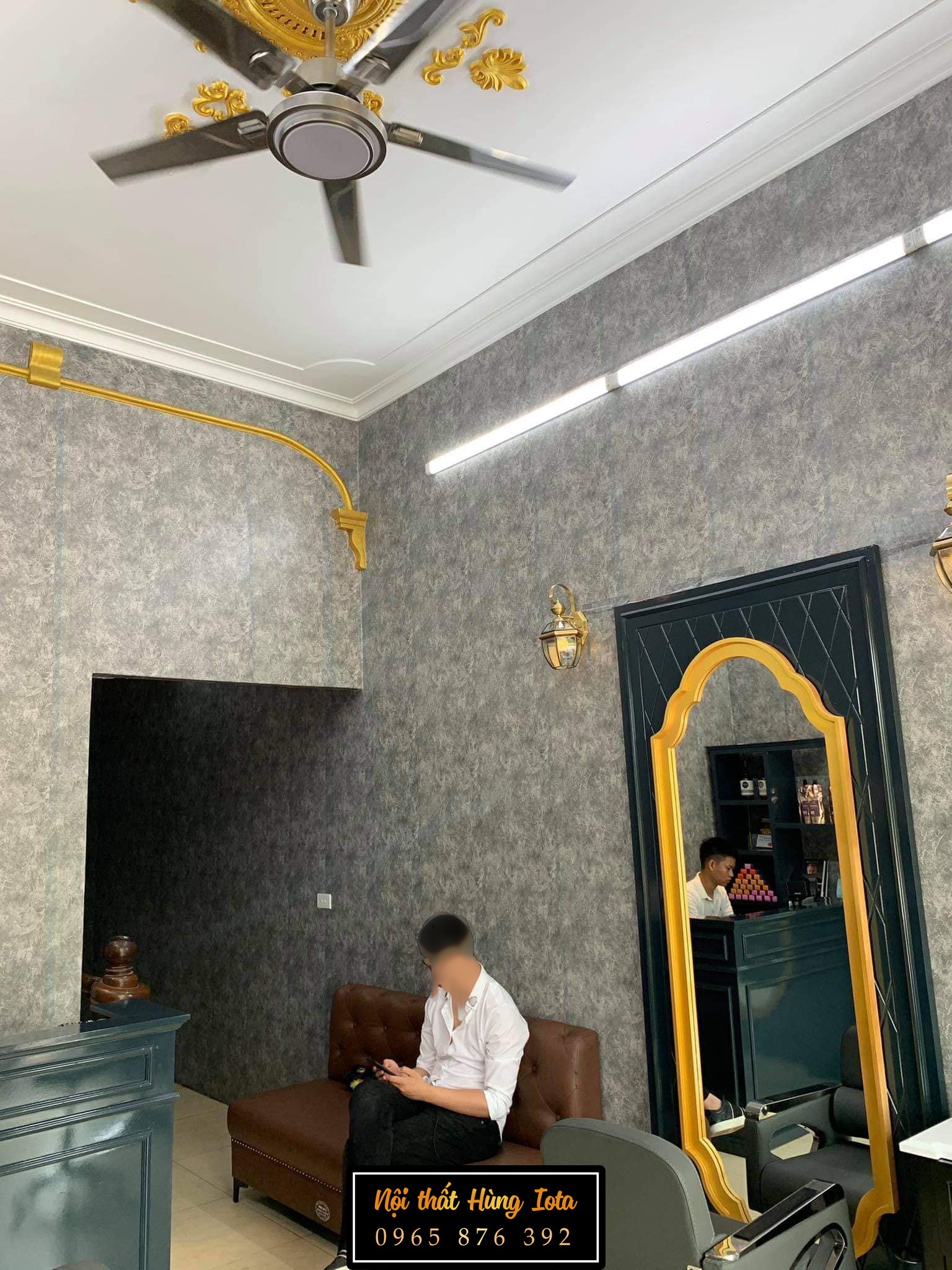 Lắp đặt gương cắt tóc cao cấp cho salon ở Hà Nội