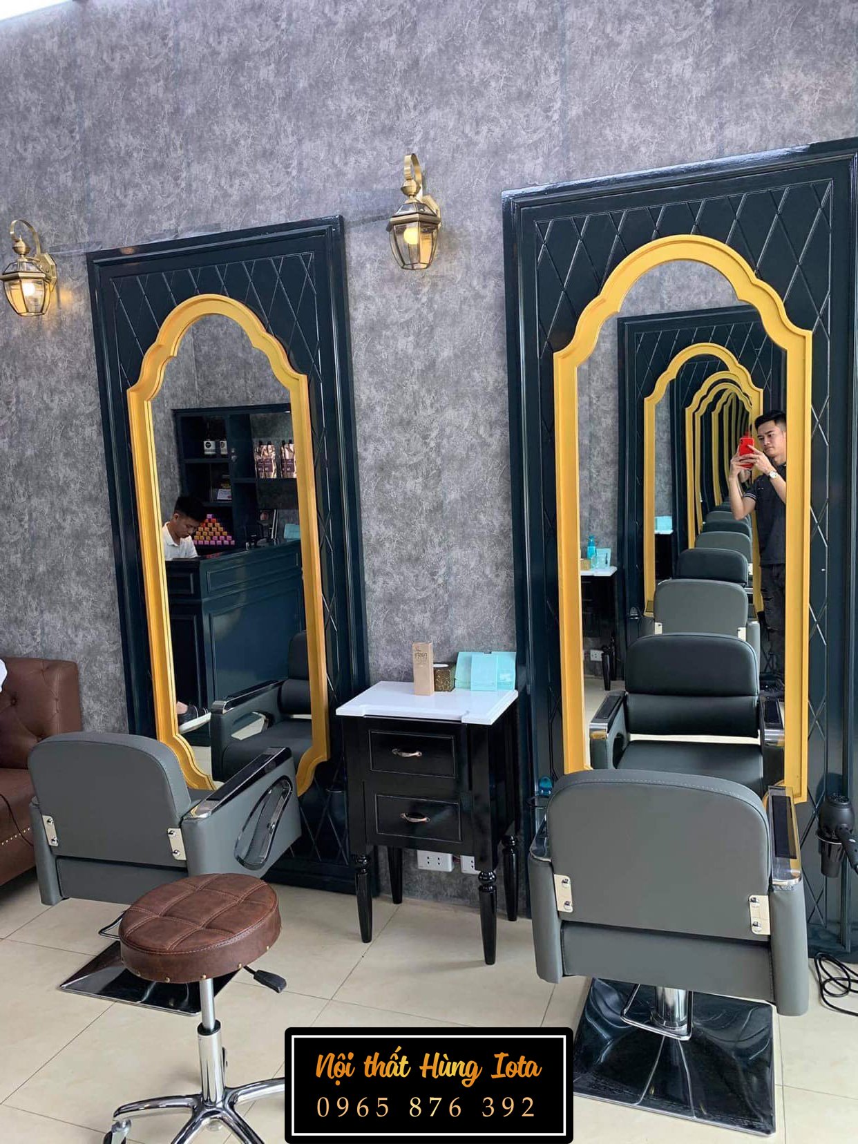 Lắp đặt gương cắt tóc tân cổ điển cao cấp tại Hà Nội