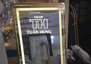 Thumb xưởng sản xuất gương cắt tóc mạ vàng PVD