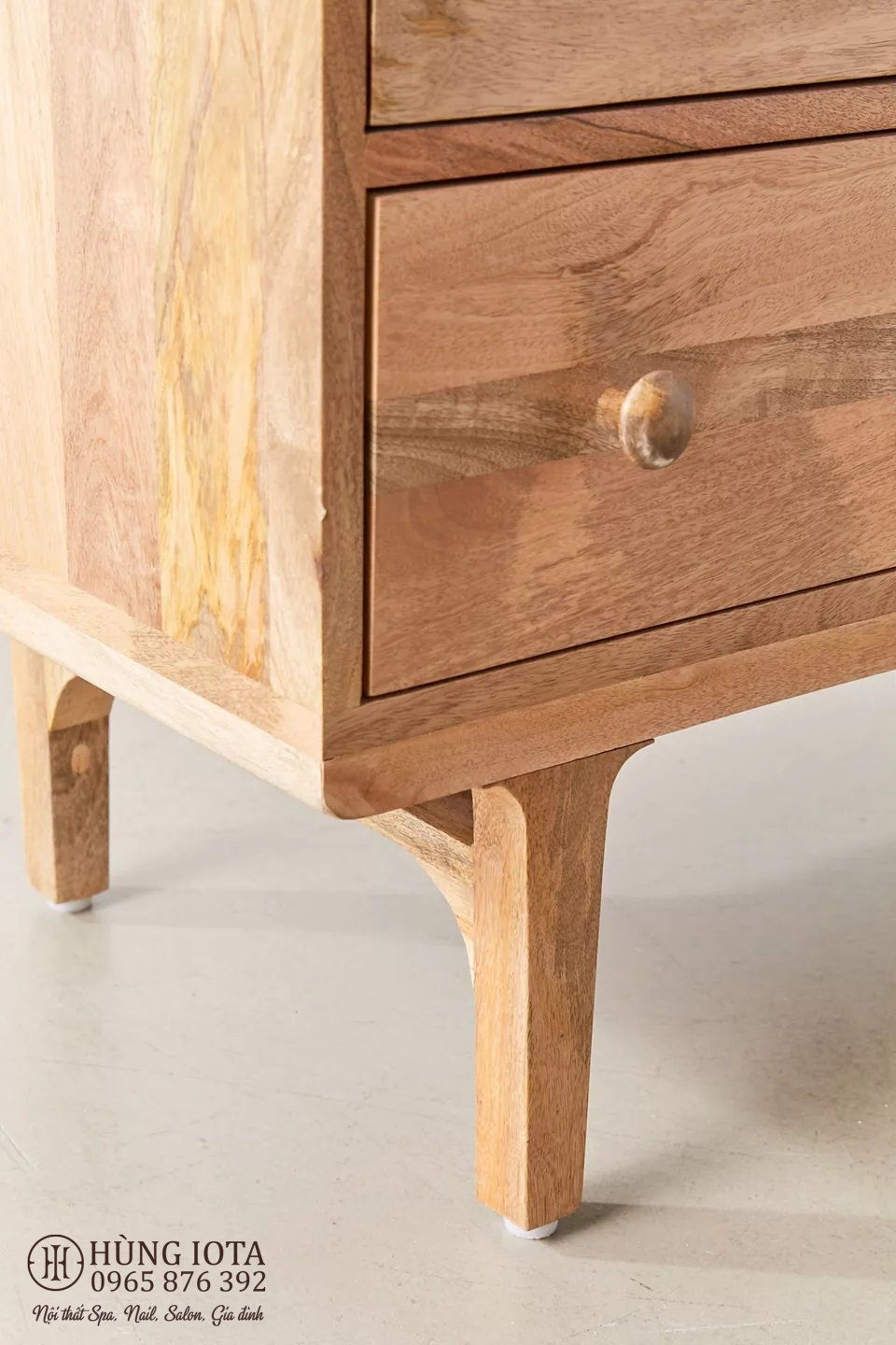 Tủ gỗ đựng đồ trang điểm phong cách cổ điển