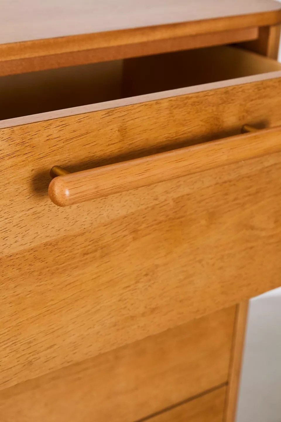 Tủ ngăn kéo màu gỗ đựng đồ trang điểm