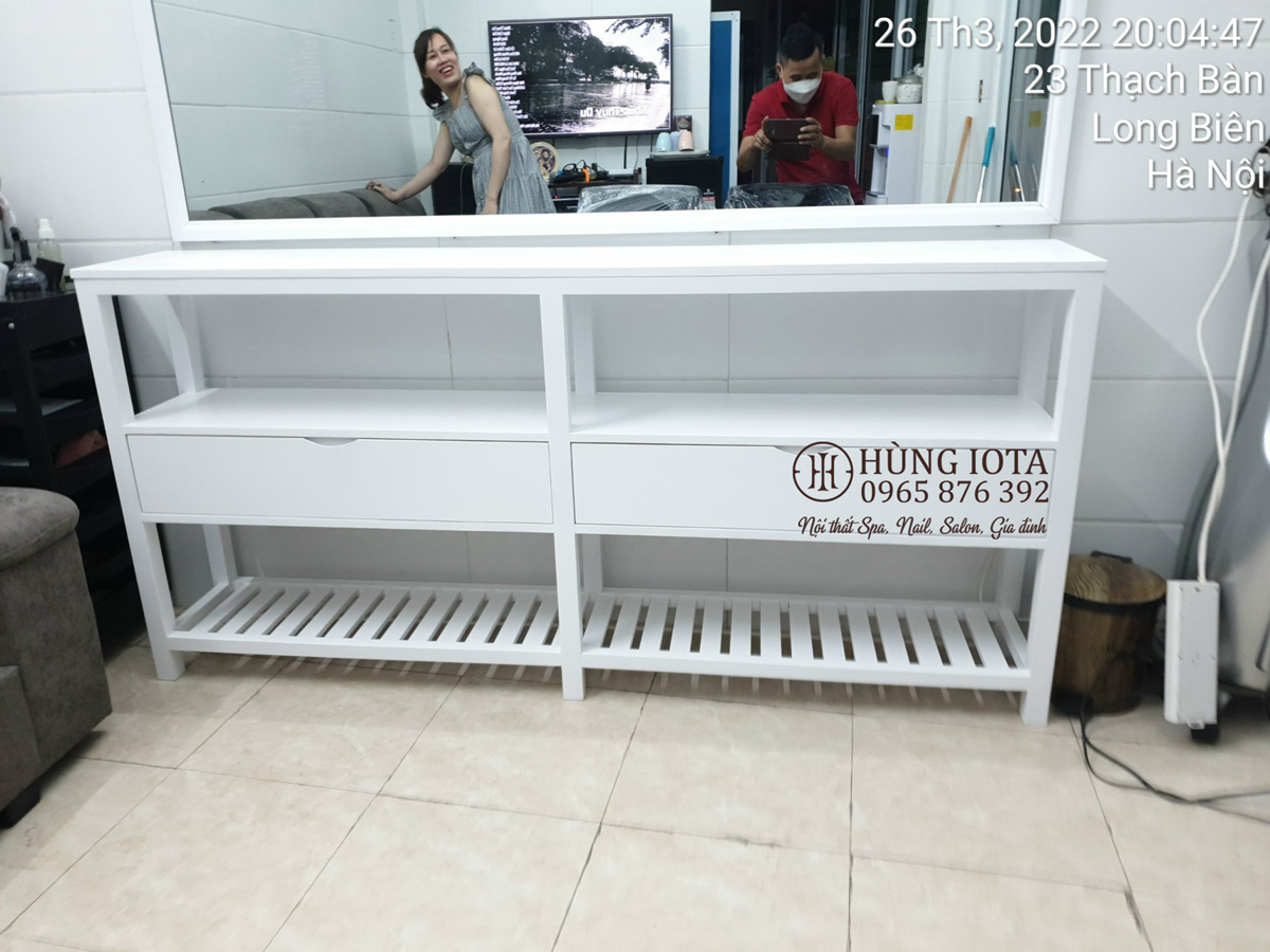 Kệ đựng đồ decor spa màu trắng gỗ công nghiệp ở Long Biên