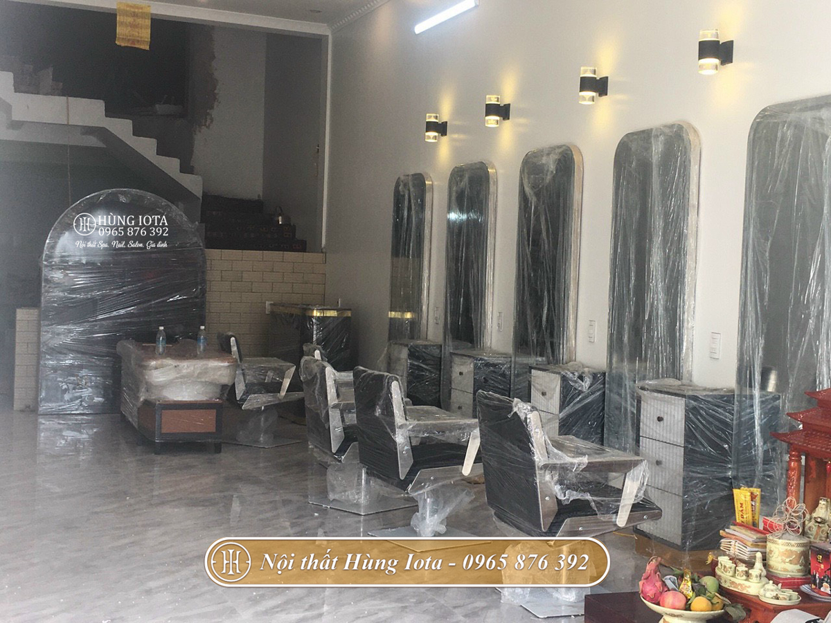 Lắp đặt gương cắt tóc hình chữ nhật cho salon tóc ở Hà Nội