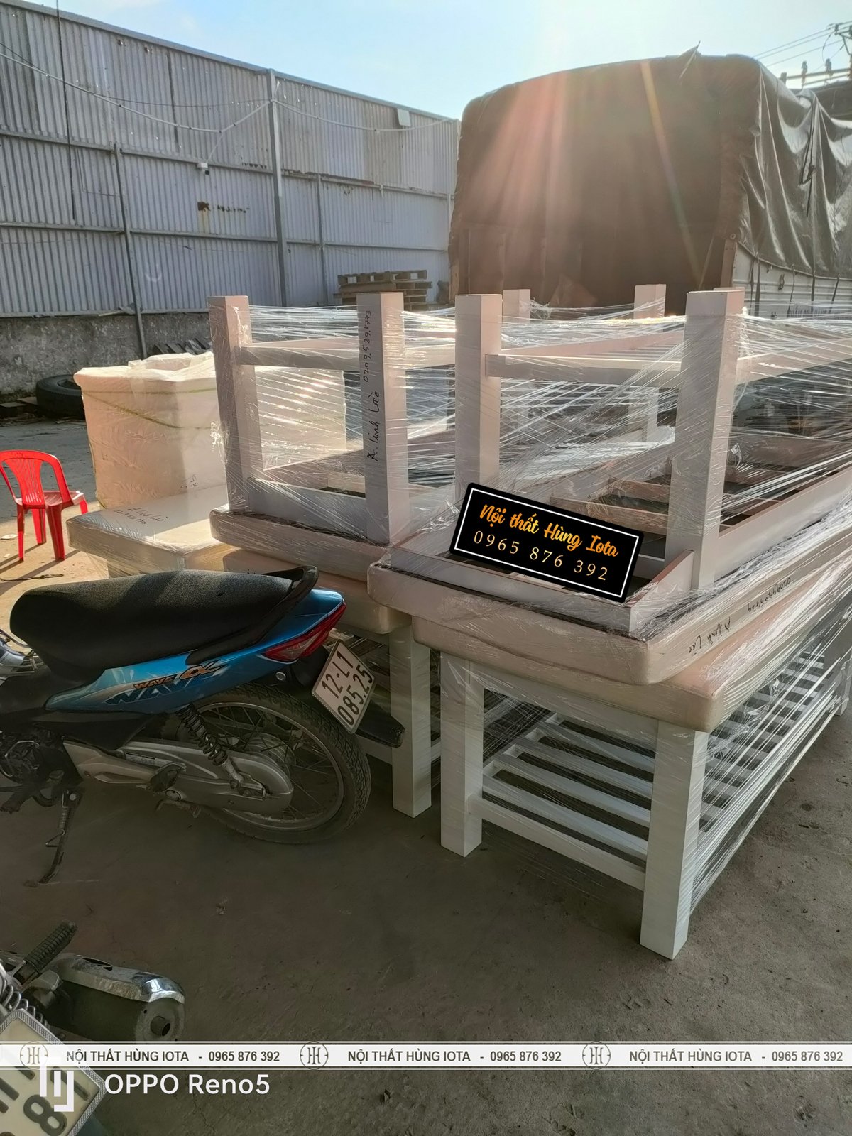 Sản xuất nội thất spa gỗ thông vận chuyển sang Lào