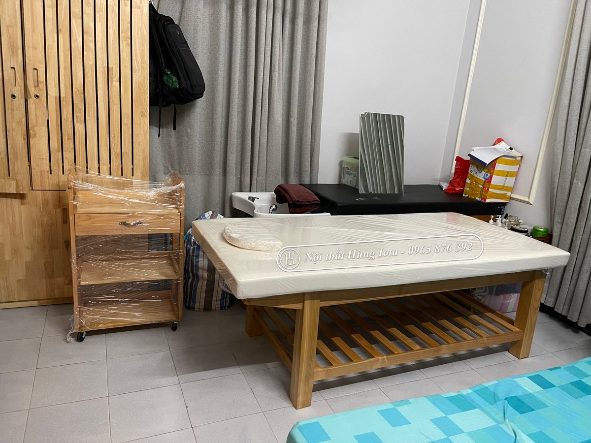 Giường massage body gỗ sồi tại Hai Bà Trưng