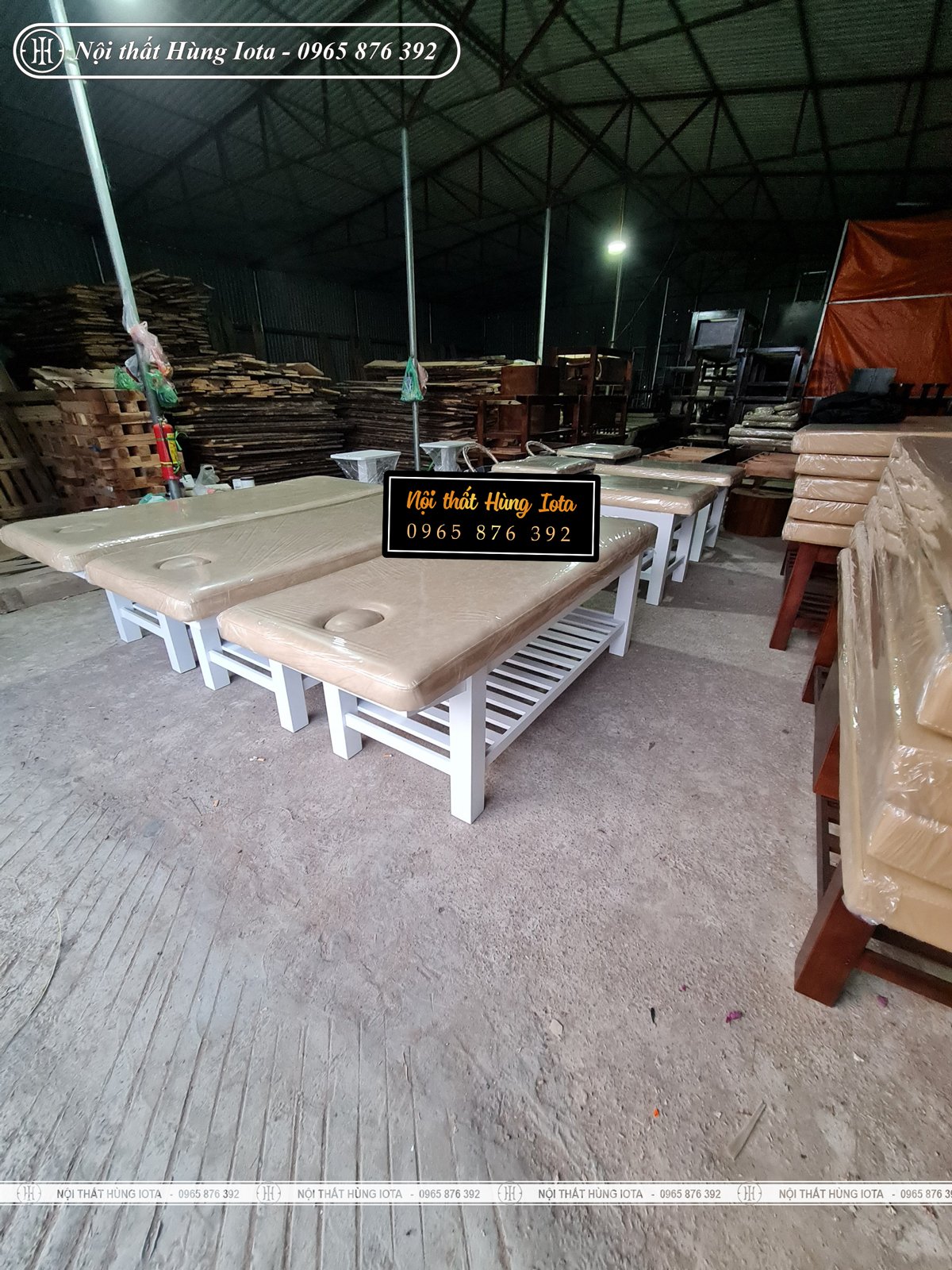Xưởng sản xuất giường spa gỗ thông đệm mềm