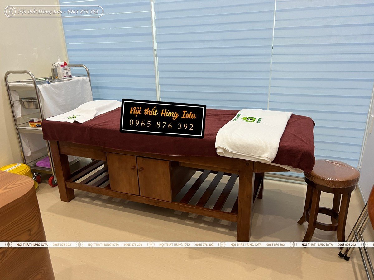 Lắp đặt giường gỗ cho phòng khám y học cổ truyền
