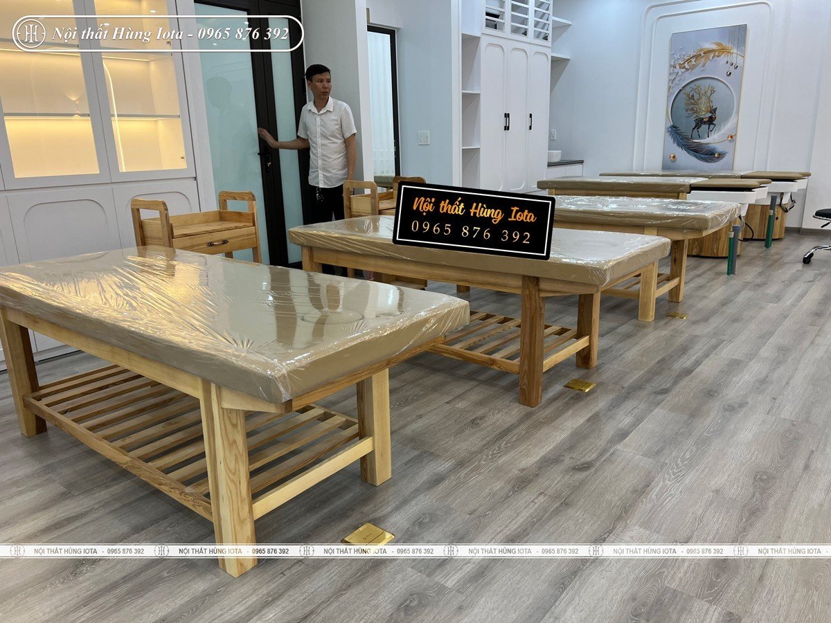 Lắp đặt nội thất spa màu gỗ ở Quảng Ninh