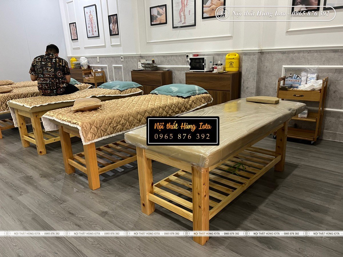 Giường spa màu gỗ cho phòng khám đông y