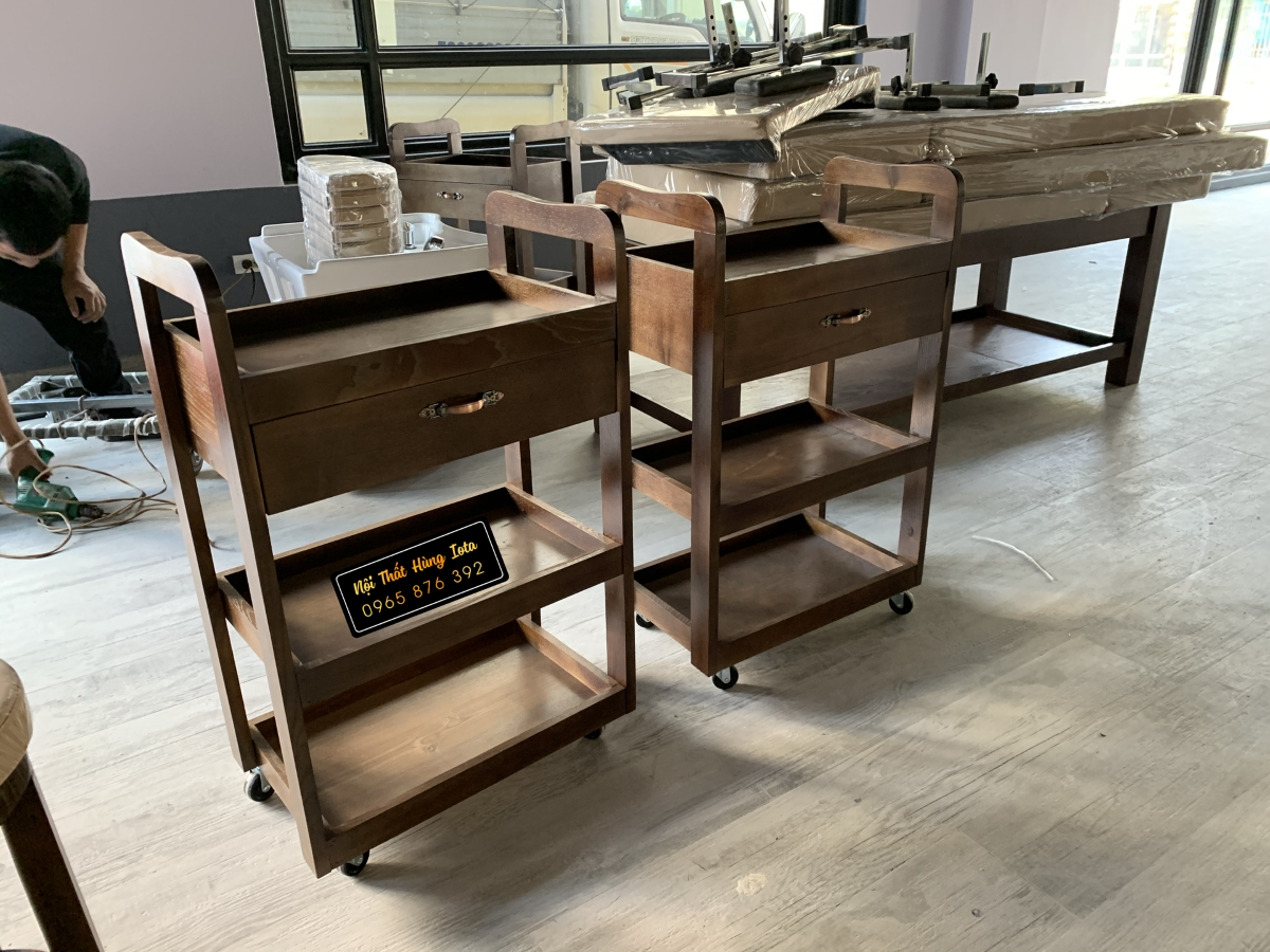 Xe đẩy spa màu nâu óc chó