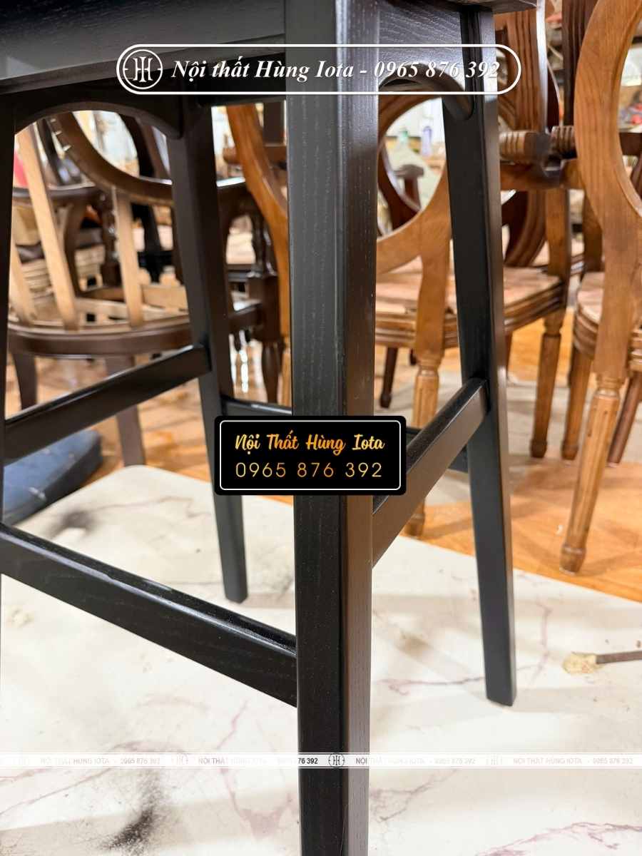 Sản xuất ghế bar màu đen gỗ sồi