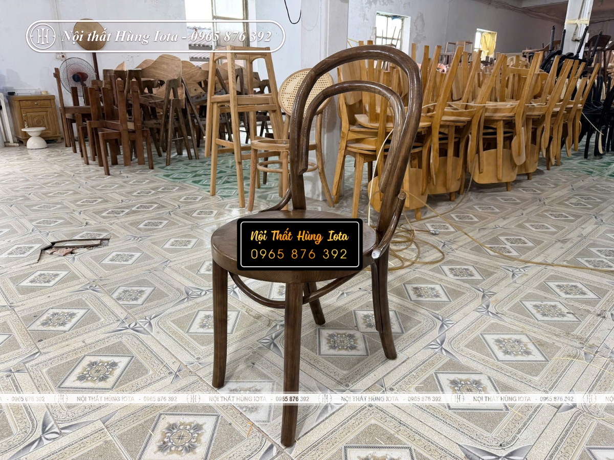 Ghế ngồi cafe gỗ mặt tròn