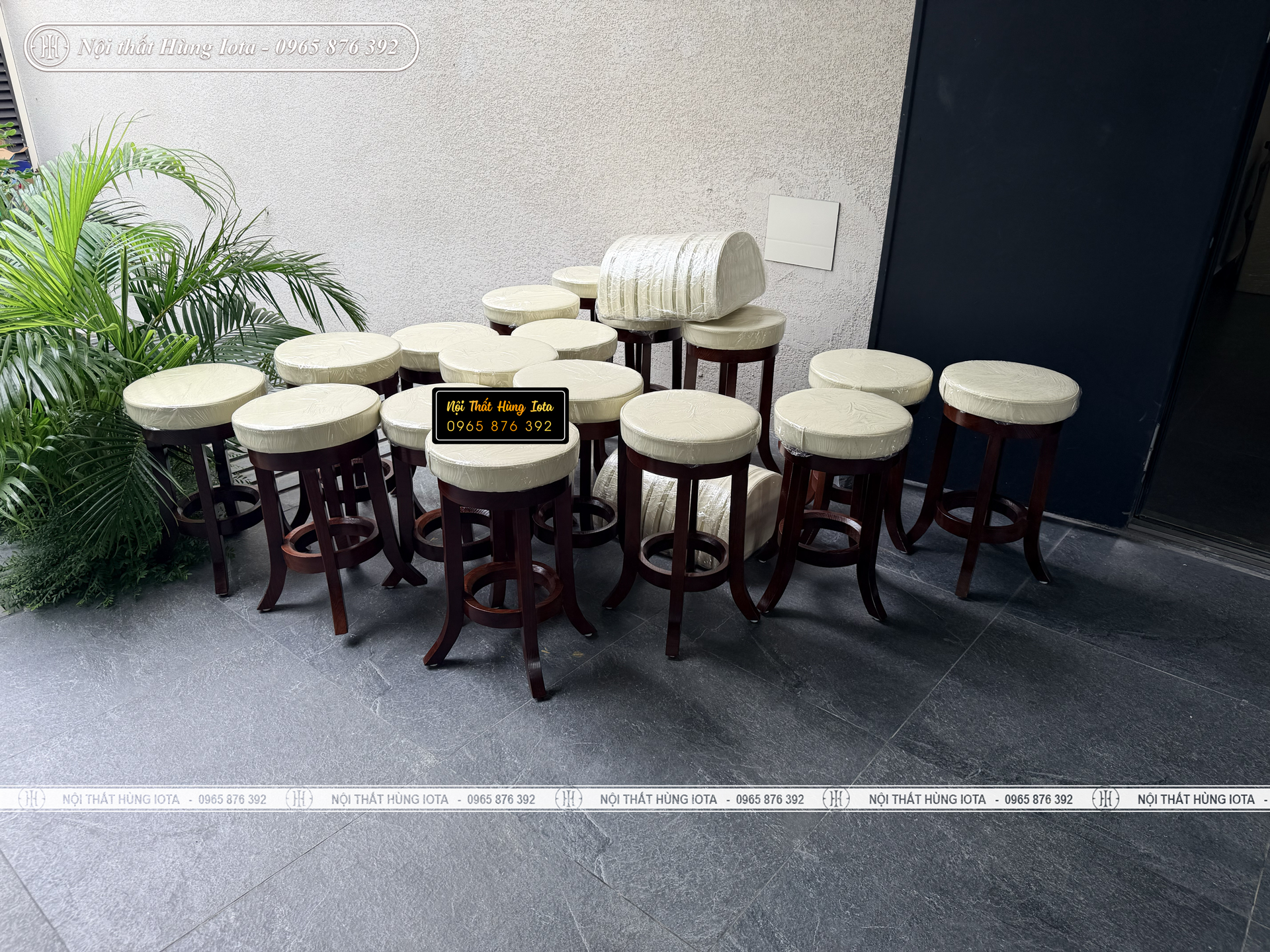 Ghế gỗ kỹ thuật viên spa khách sạn ở Quảng Ninh
