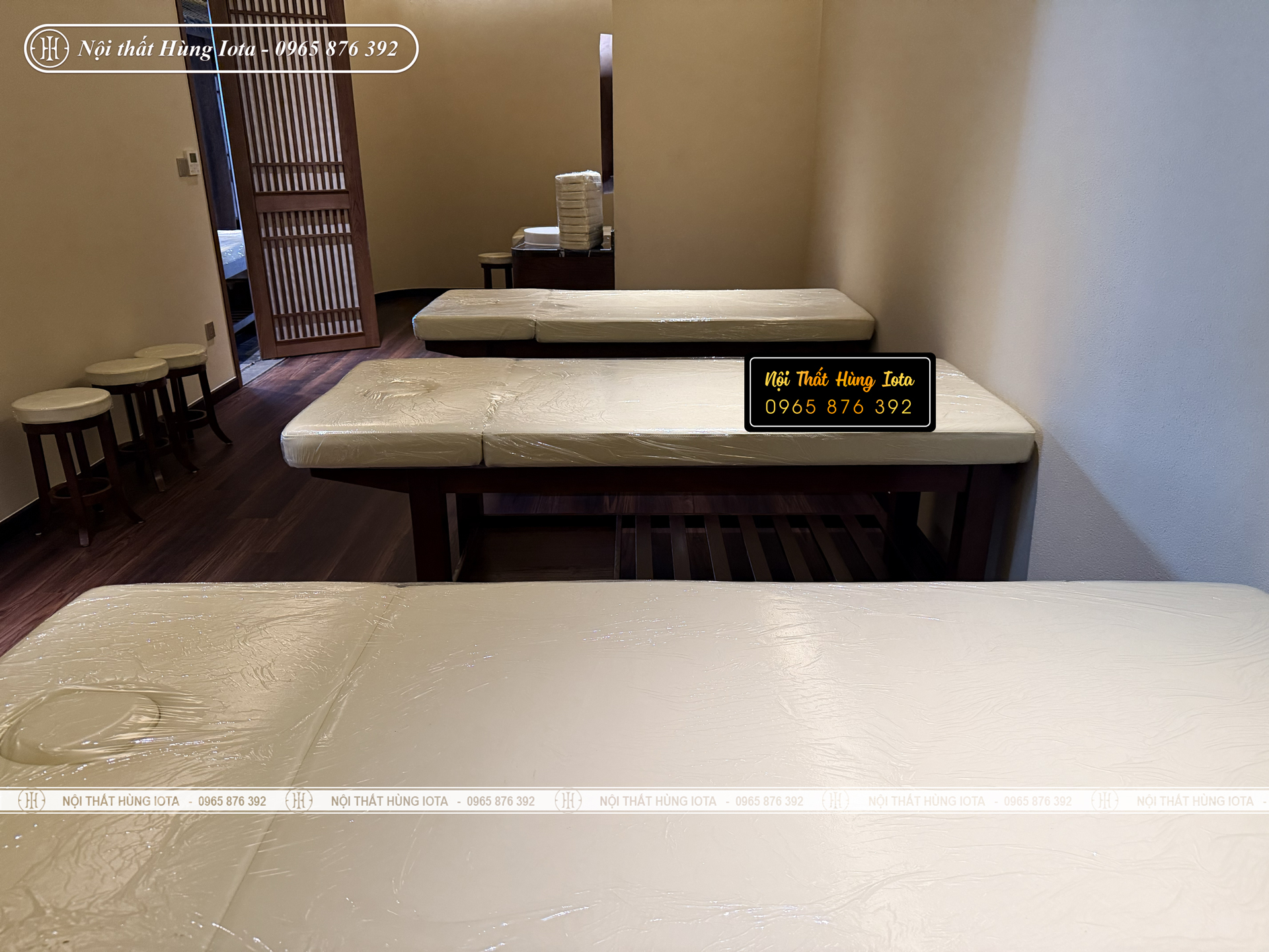 Giường massage khách sạn cao cấp ở Quảng Ninh màu nâu trầm