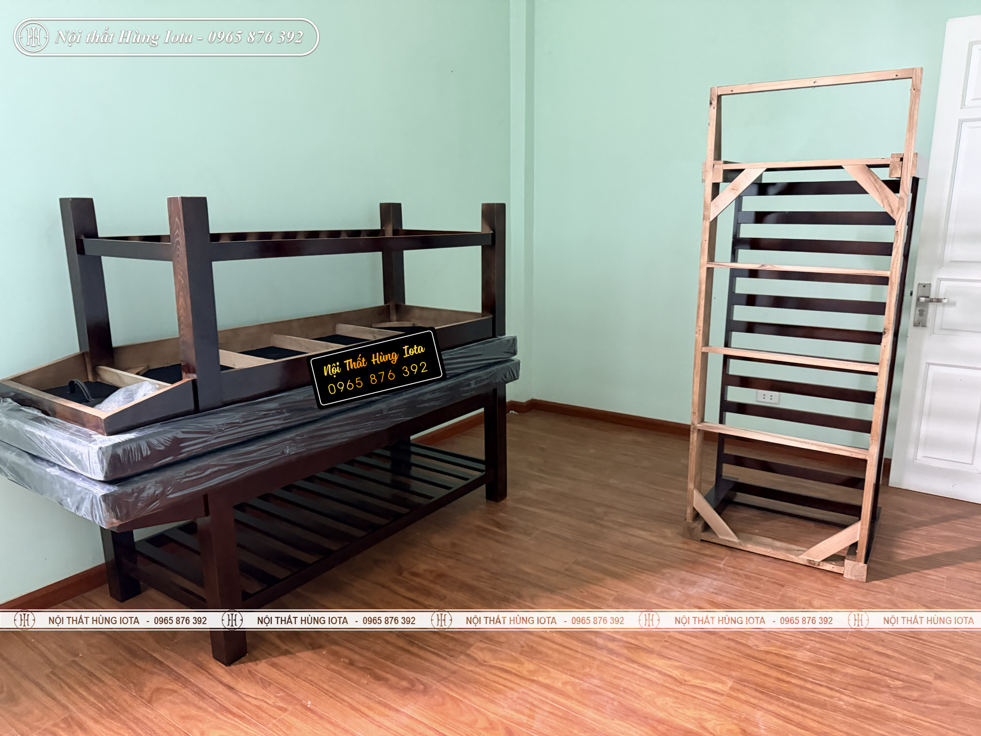 Giường massage màu nâu đen ở Mỹ Đình