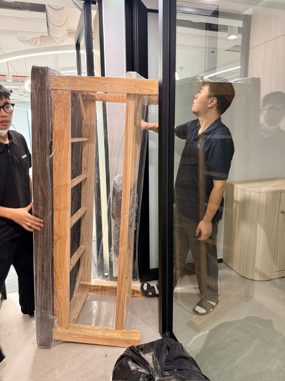 Giường spa ở Ba Đình màu gỗ, đệm màu nâu