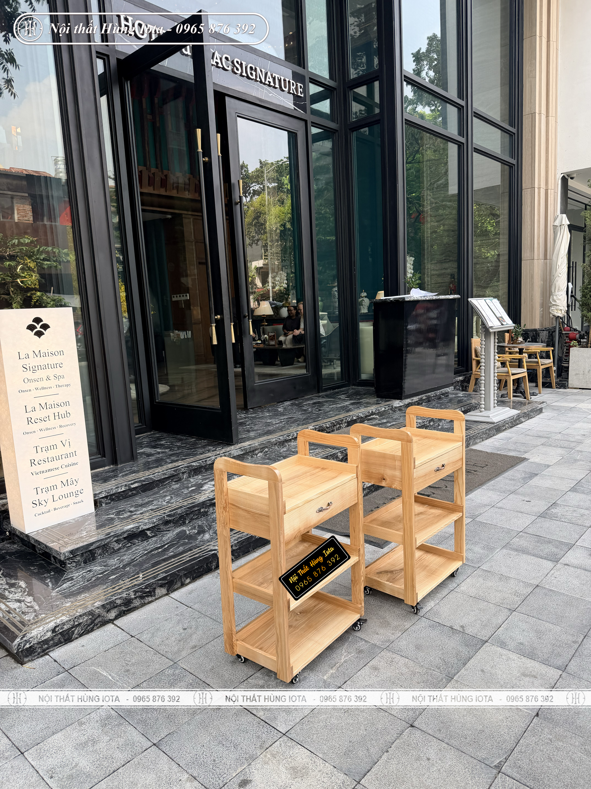 Xe đẩy spa khách sạn Du Lạc ở Cửa Đông